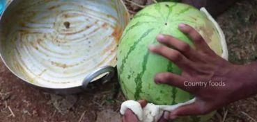 荷兰网红吃瓜事件真相是真的吗,真相揭秘，是真是假？  第2张